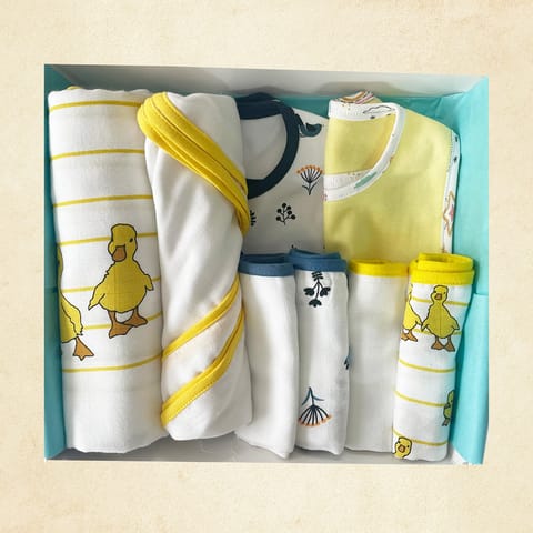 Tiny Lane Newborn Baby Gift Pack | Pack of 8