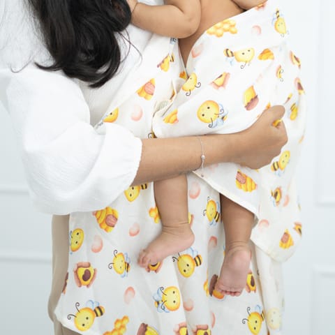 A Toddler Thing Aloe vera Muslin Towel - Bumble Bee